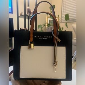 MARC Jacobs crossbody tote 👜